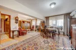 Apartament de 4 camere cu 3 băi, 137mp, centrală proprie,