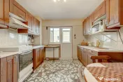 Apartament de 4 camere cu 3 băi, 137mp, centrală proprie,
