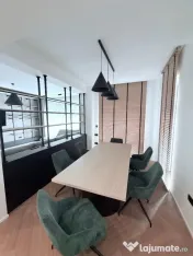 Casă de vânzare cu design contemporan și dotări premium