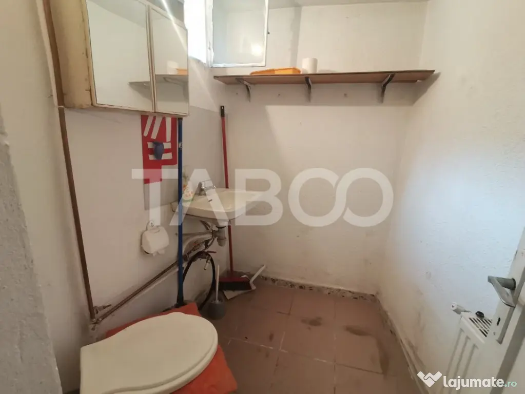 Spatiu birou de inchiriat 40 mp compartimentat zona Turnisor - Sibiu (Sibiu)