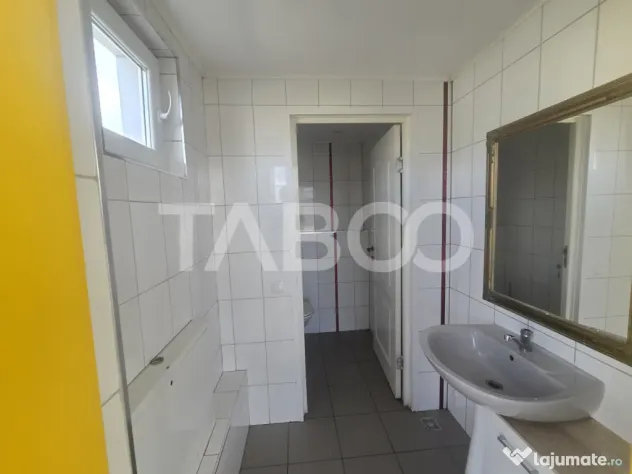 Spatiu comercial 60 mp si vitrina de inchiriat Calea Surii M - Sibiu (Sibiu)