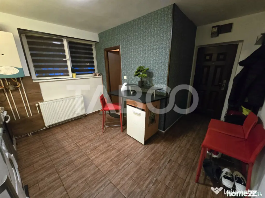Garsoniera decomandata 28 mp utili mobilata utilata zona Til - Sibiu (Sibiu)