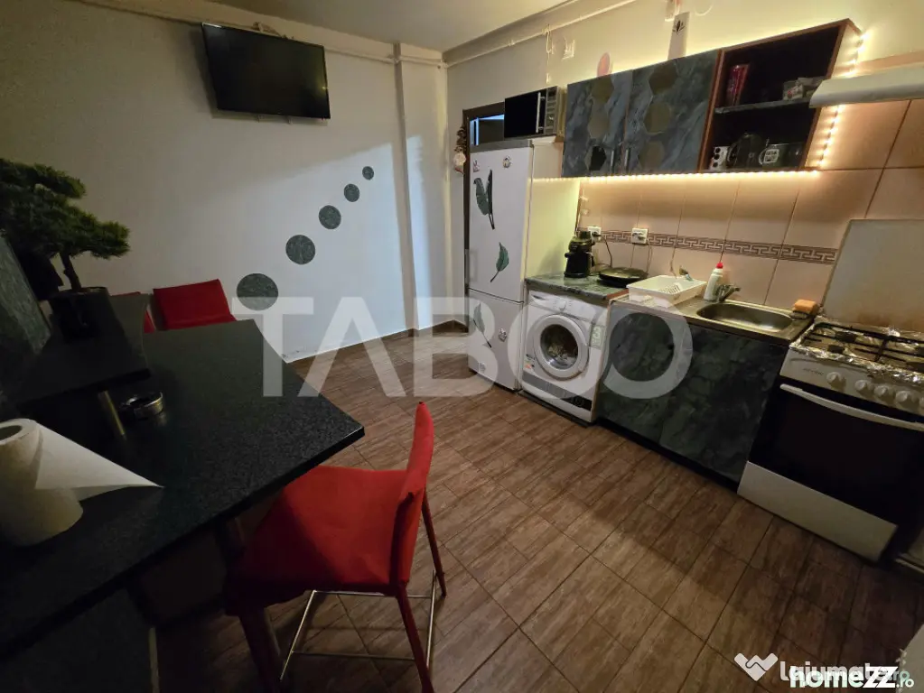 Garsoniera decomandata 28 mp utili mobilata utilata zona Til - Sibiu (Sibiu)
