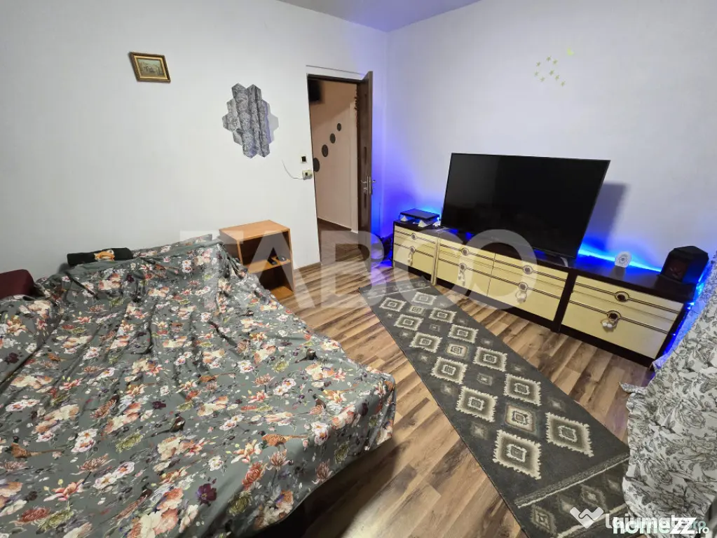 Garsoniera decomandata 28 mp utili mobilata utilata zona Til - Sibiu (Sibiu)