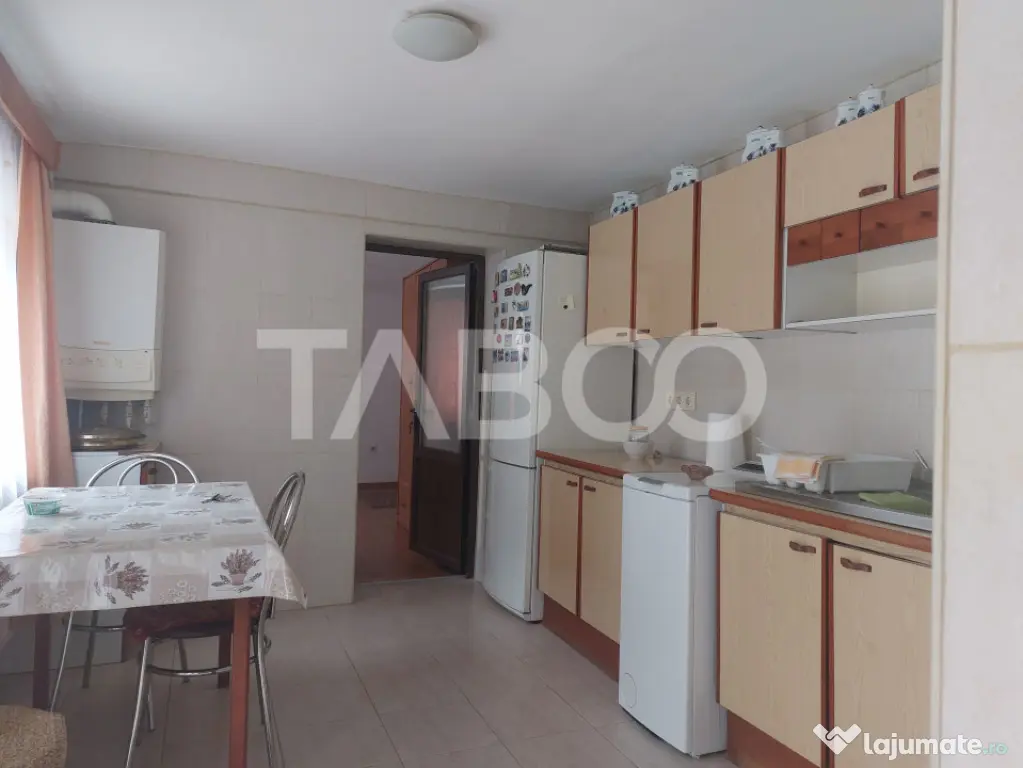 Apartament la casa 119 mpu 5 camere 2 bucatarii 3 bai gradin - Cisnadie (Sibiu)