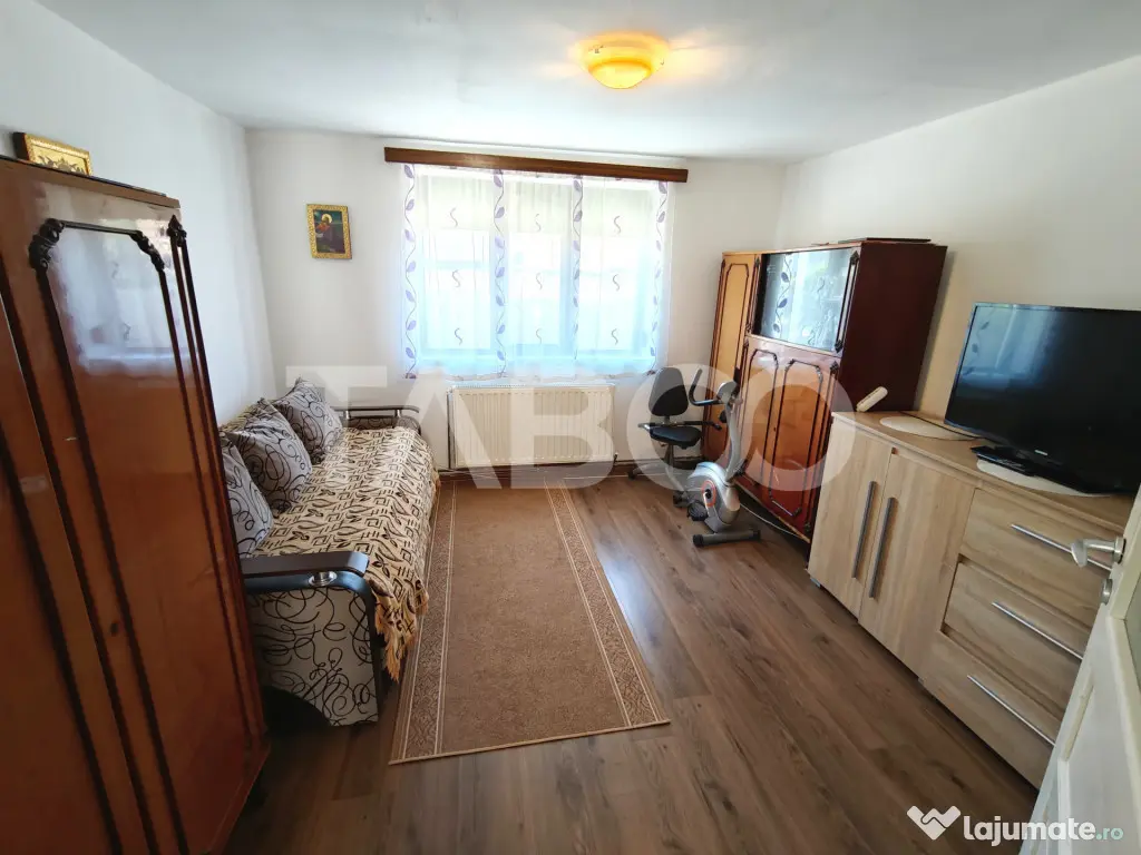 Casa 4 camere cu teren 503 mp si acces auto in curte - Comis - Sibiu (Sibiu)