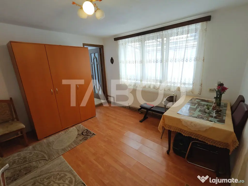 Casa 4 camere cu teren 503 mp si acces auto in curte - Comis - Sibiu (Sibiu)