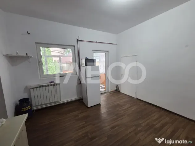 Casa 4 camere de vanzare zona Negoiu singur in curte - Fagaras (Brasov)