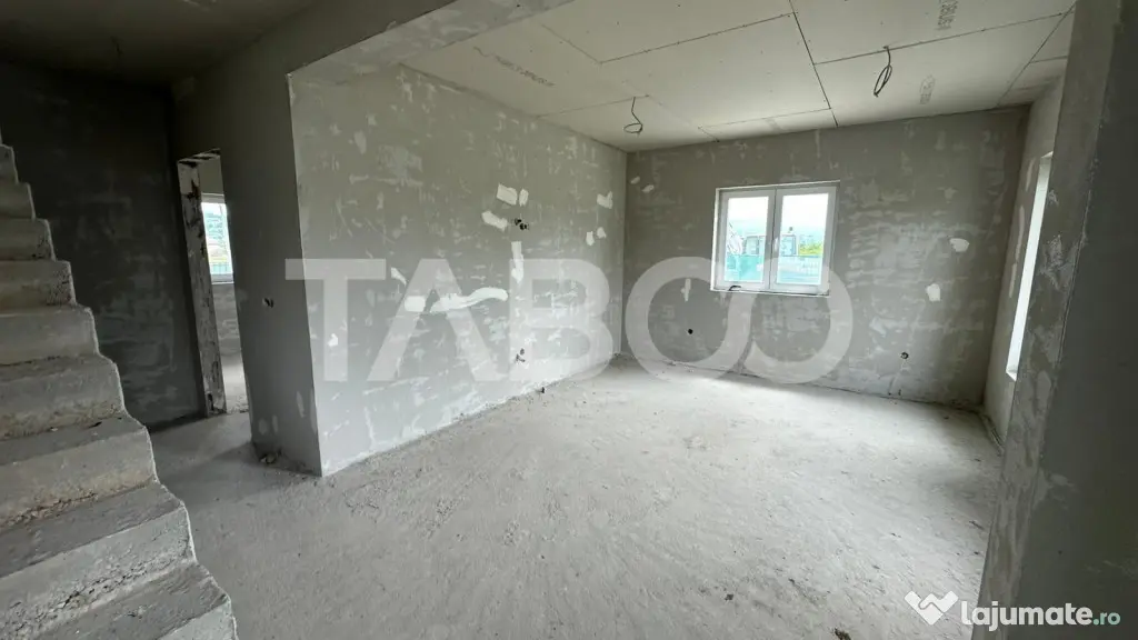 Casa cu acces 2 strazi tip duplex cu curte libera 195 mp Moh - Mohu (Sibiu)
