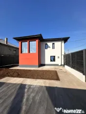 Casă de vânzare în zona KM 5 – P+1, renovată integral