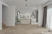 Vila individuala de vanzare- Pipera la padure, totul nou 