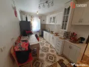 Apartament 3 camere, etaj 2, bloc izolat, - Zona Girocului 