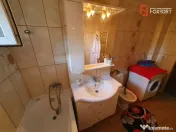 Apartament 3 camere, etaj 2, bloc izolat, - Zona Girocului 