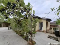 Casă renovată, 3 camere, teren 2.252 mp, anexe, acces din 