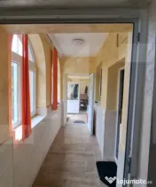 Casă renovată, 3 camere, teren 2.252 mp, anexe, acces din 