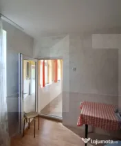Casă renovată, 3 camere, teren 2.252 mp, anexe, acces din 