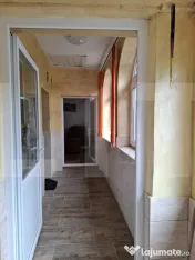 Casă renovată, 3 camere, teren 2.252 mp, anexe, acces din 