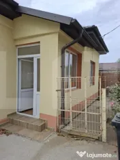 Casă renovată, 3 camere, teren 2.252 mp, anexe, acces din 