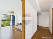 Vila unica de vanzare, gradina matura si vedere la Lac, in zona Tei