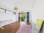 Vila unica de vanzare, gradina matura si vedere la Lac, in zona Tei