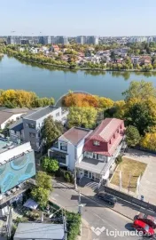Vila unica de vanzare, gradina matura si vedere la Lac, in zona Tei