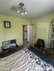 Apartament cu 3 camere decomandat, balcon închis 