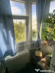 Apartament cu 3 camere decomandat, balcon închis 