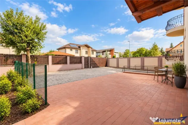 Vila de prestigiu, Tractorul, Coresi, teren 700mp, 2 corpuri - Brasov (Brasov)