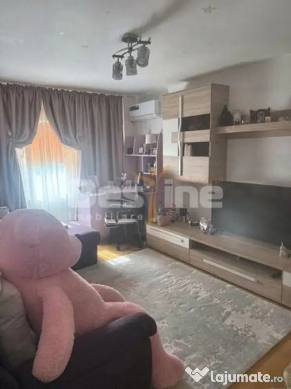 De vânzare apartament cu 2 camere decomandat - Constanta (Constanta)