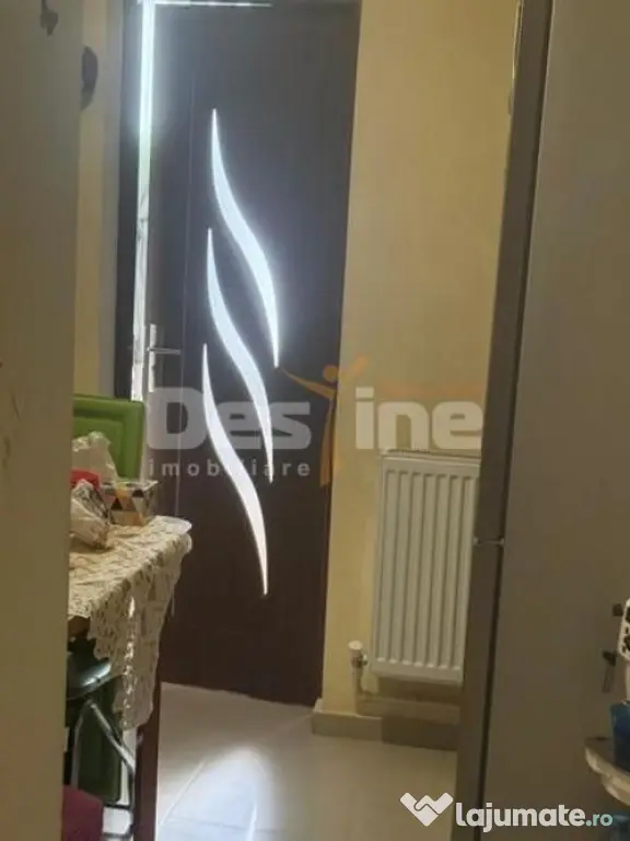 De vânzare apartament cu 2 camere decomandat - Constanta (Constanta)