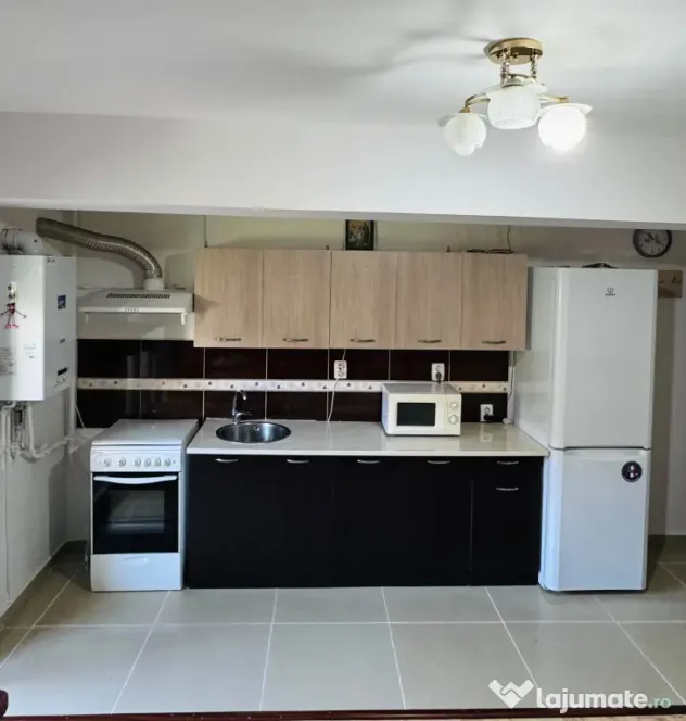 72000€,Ap 2 cam 50 mp|Centrala proprie+Parcare|Sector 4, Aleea Resita.
