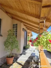 Casa la Podul Oltului 
