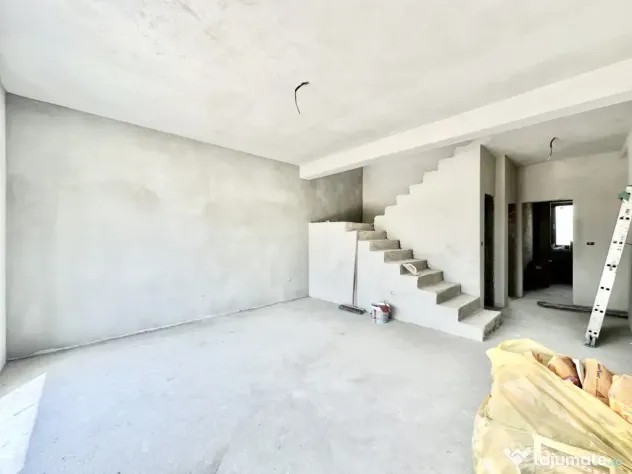 Duplex 4 camere - 132 mp utili - Teren 333 mp - finisaje la - Mosnita Noua (Timis)