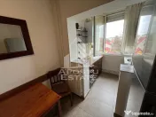 Apartament 3 camere, centrala proprie, zona Lipovei 