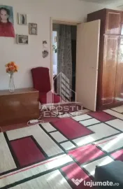 Apartament cu 3 camere, etaj intermediar, zona Sagului 