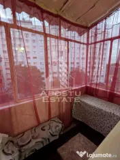Apartament cu 3 camere, etaj intermediar, zona Sagului 