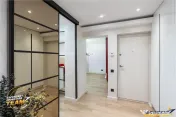 Apartament cu 2 camere, amenajat de designer, cu un concept 