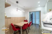Apartament cu 2 camere, amenajat de designer, cu un concept 