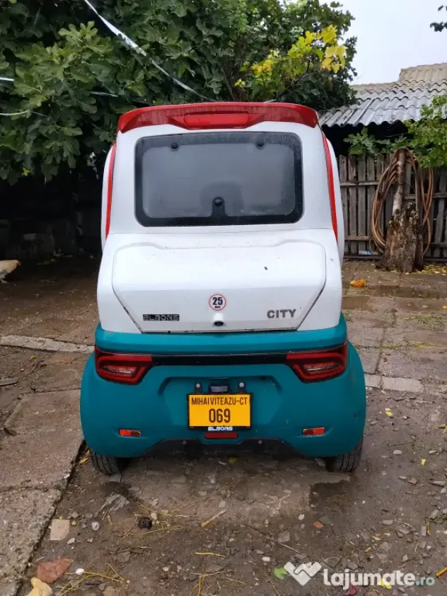Mașină electrică marca kuba