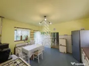 Casa + constructie moderna,de vanzare,2 locuinte,teren 2298 mp Giulvaz 