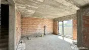 Jumatate de duplex cu 4 camere de vanzare in Giroc 