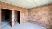 Jumatate de duplex cu 4 camere de vanzare in Giroc 