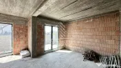 Jumatate de duplex cu 4 camere de vanzare in Giroc 