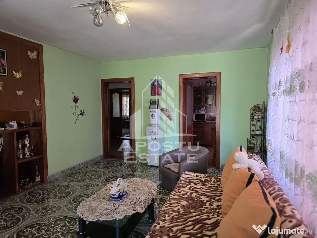 Vila cu piscina, in Curtici. - Curtici (Arad)