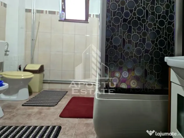 Vila cu piscina, in Curtici. - Curtici (Arad)