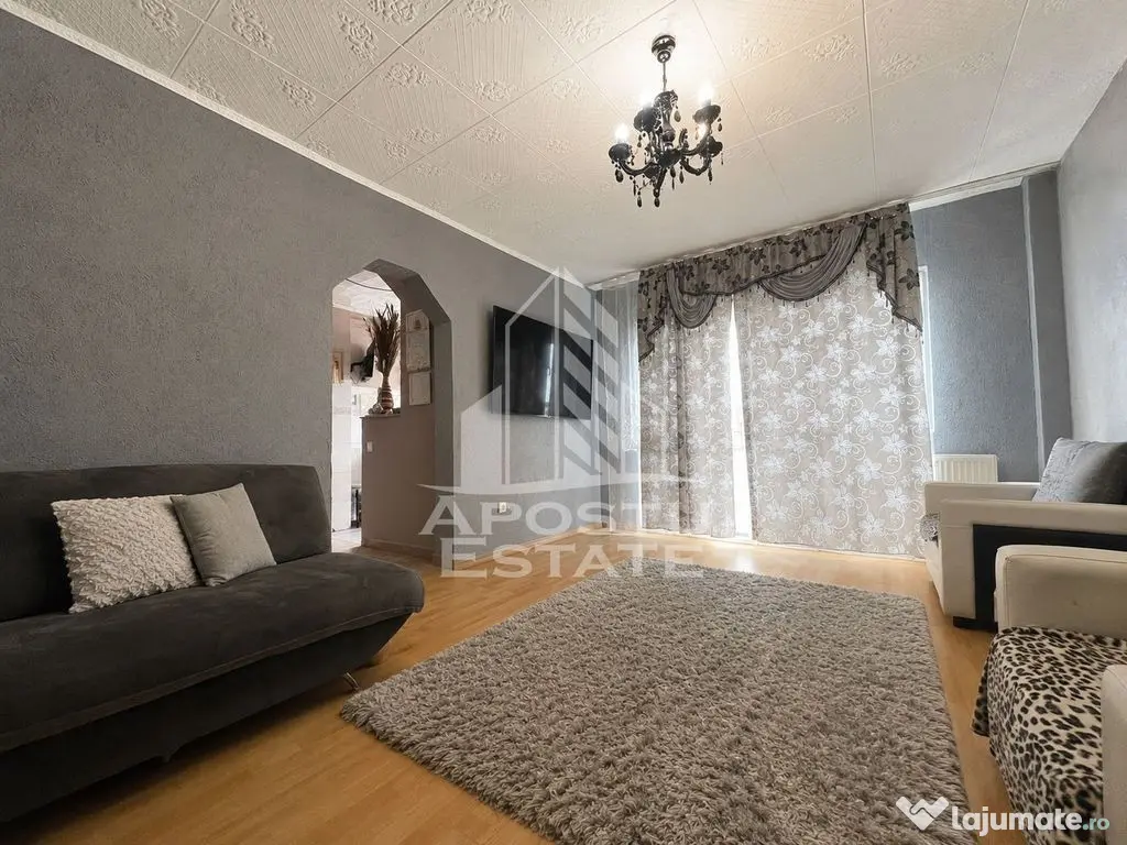 Apartament 4 camere, zona Confectii - Arad (Arad)
