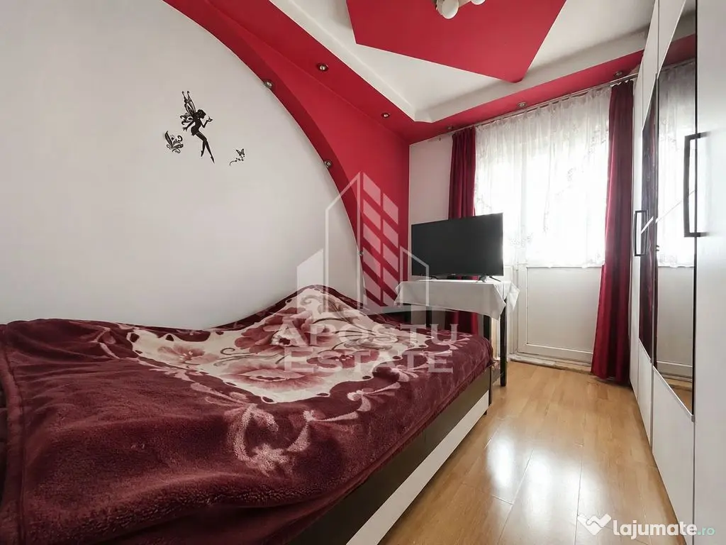 Apartament 4 camere, zona Confectii - Arad (Arad)
