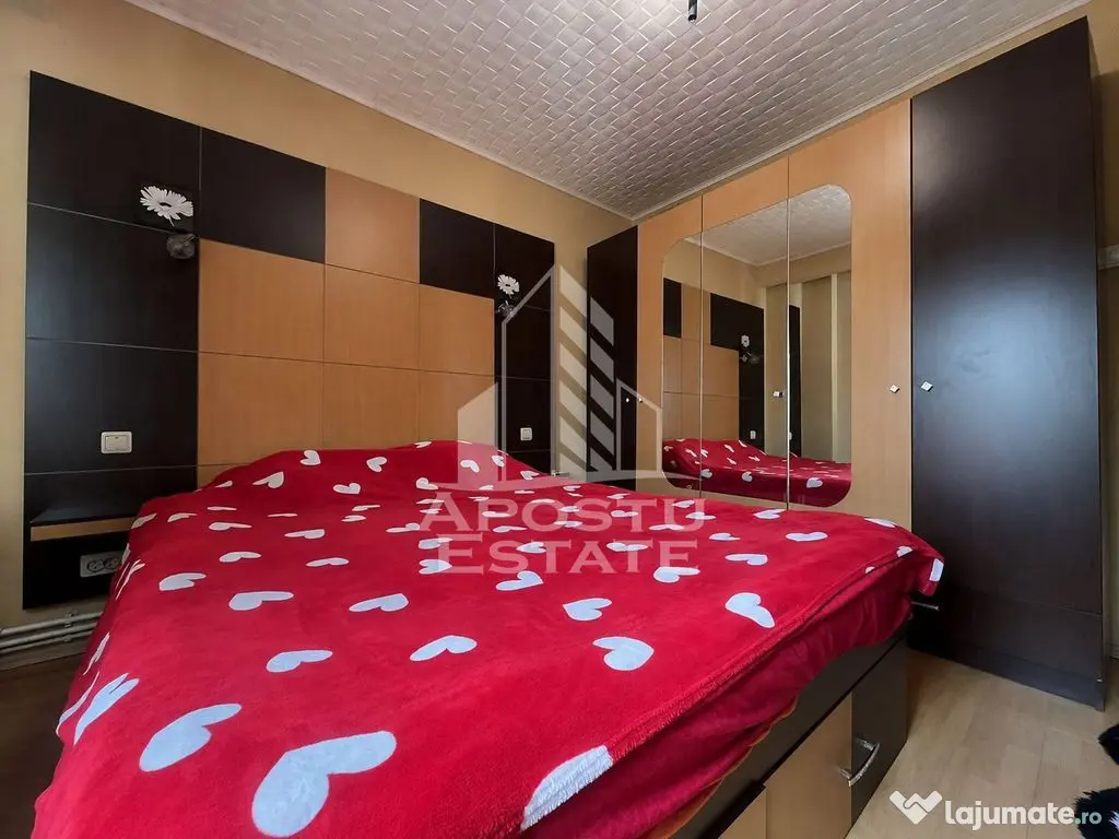 Apartament 4 camere, zona Confectii - Arad (Arad)