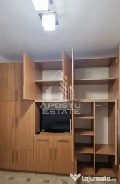Apartament 3 camere de închiriat, pozitie excelenta, situat central