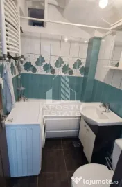 Apartament 3 camere de închiriat, pozitie excelenta, situat central